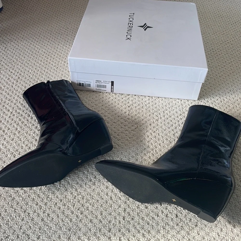 NWT Tuckernuck Black Leather Wedge Boots Size 7 - Picture 4 of 11